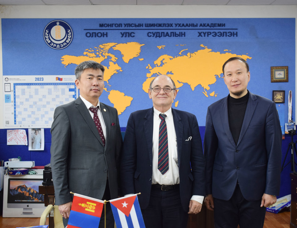 Бүгд Найрамдах Куба Улсаас Монгол Улсад суугаа Онц бөгөөд Бүрэн эрхт Элчин сайд ноён Хорхе Феррер Родригес тус хүрээлэнд зочлов
