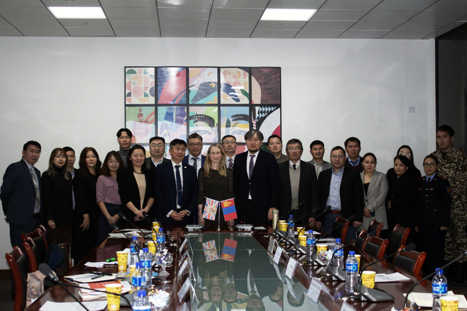 “Олон улс судлал-2023: Монголын Британи судлал” эрдэм шинжилгээний хурал болов